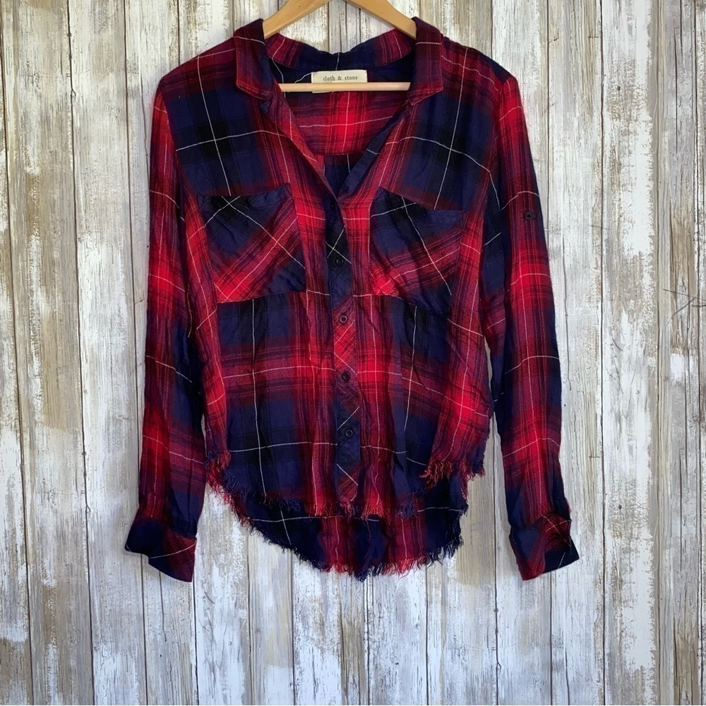 Cloth & Stone Red Plaid Raw Hem Button Up